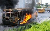bus_escolar_incinerado Bus en llamas